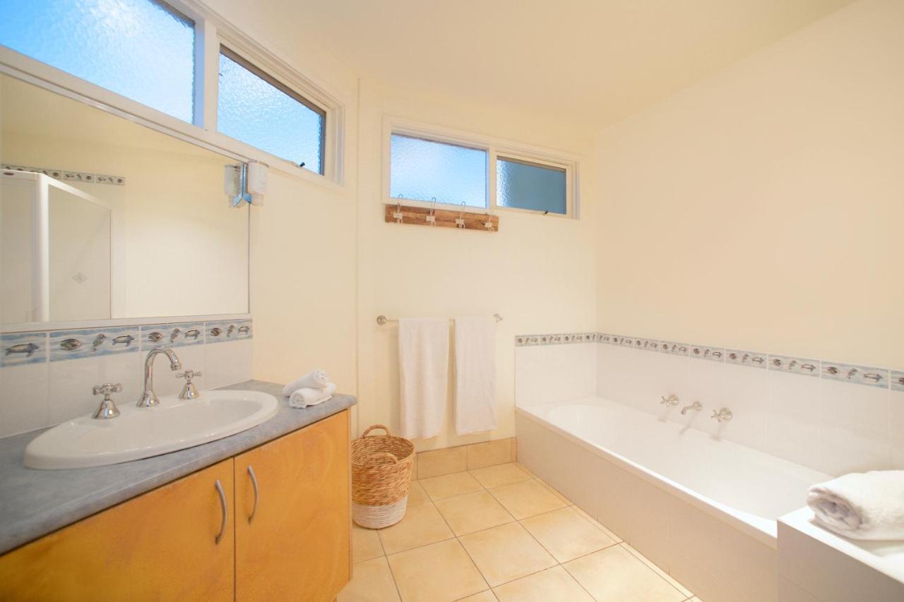 Boathouse Resort Studios And Suites Blairgowrie Bagian luar foto