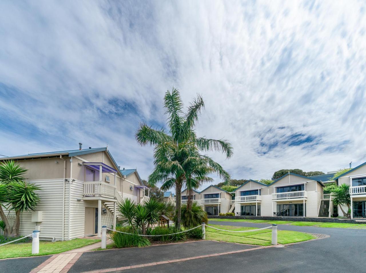 Boathouse Resort Studios And Suites Blairgowrie Bagian luar foto