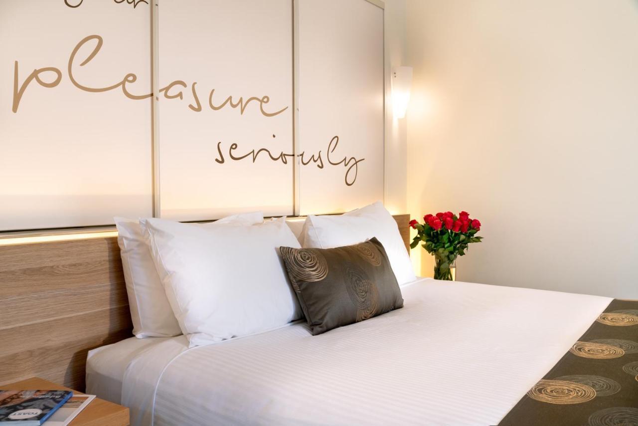 Boathouse Resort Studios And Suites Blairgowrie Bagian luar foto